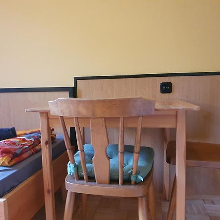 Affordable Central Rooms, 10-Min To Lugner City Vienna Exterior photo