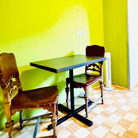 Affordable Central Rooms, 10-Min To Lugner City Vienna Exterior photo