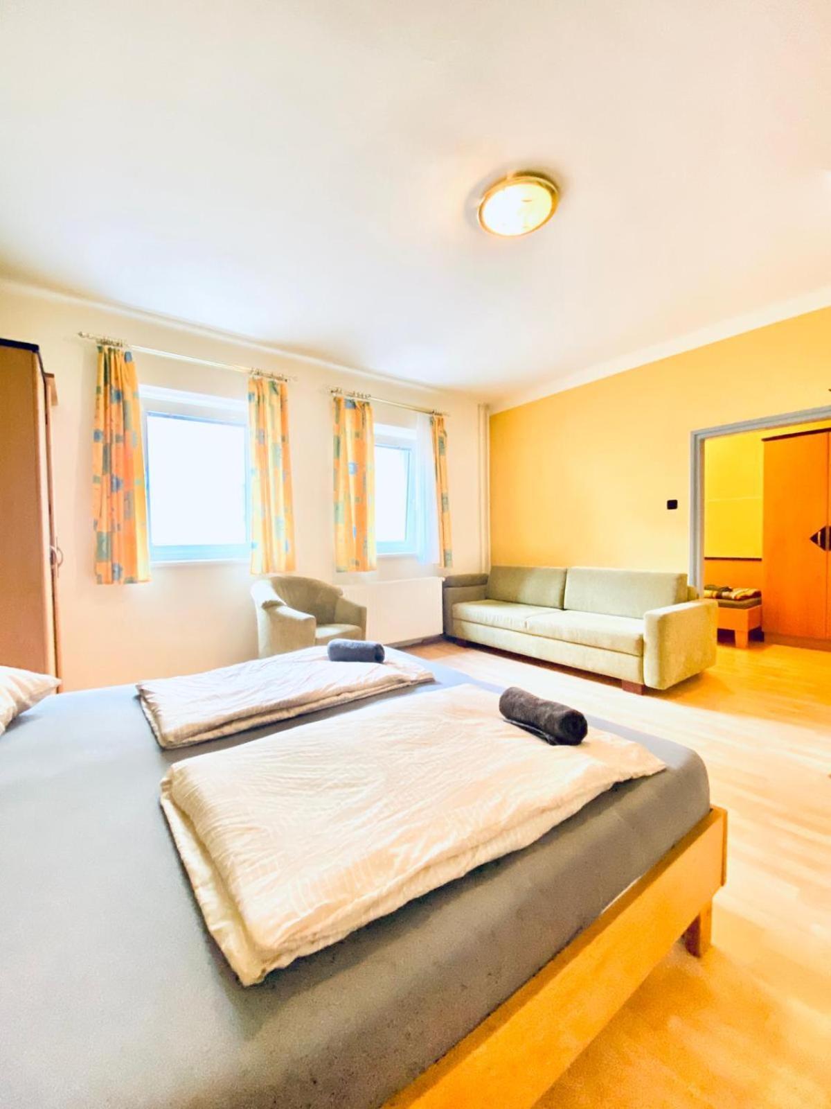 Affordable Central Rooms, 10-Min To Lugner City Vienna Exterior photo