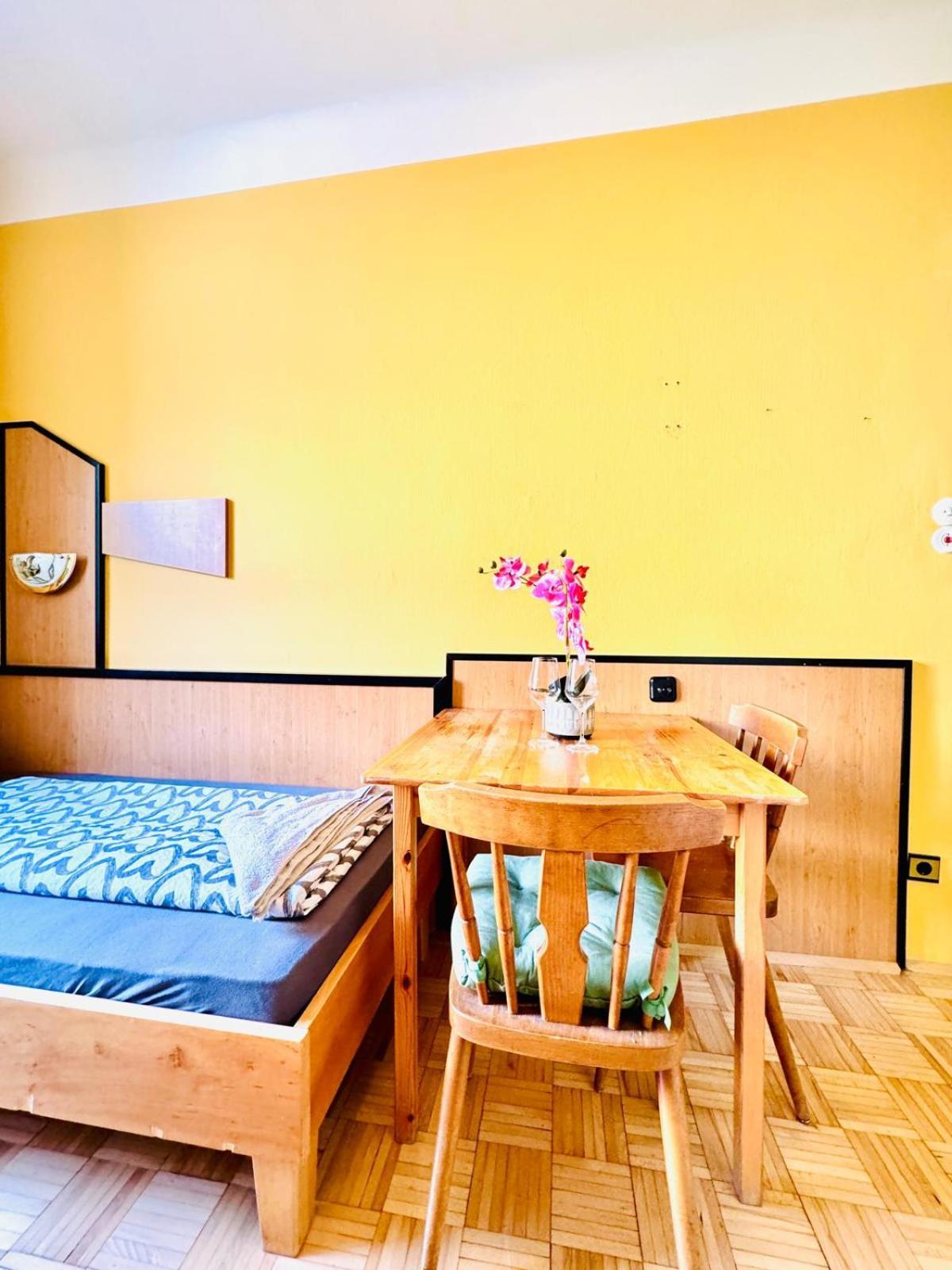 Affordable Central Rooms, 10-Min To Lugner City Vienna Exterior photo