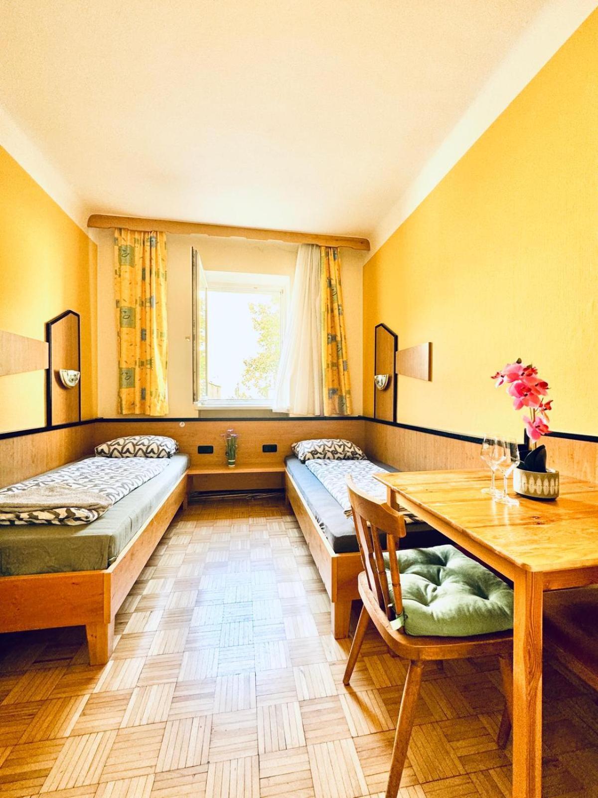 Affordable Central Rooms, 10-Min To Lugner City Vienna Exterior photo