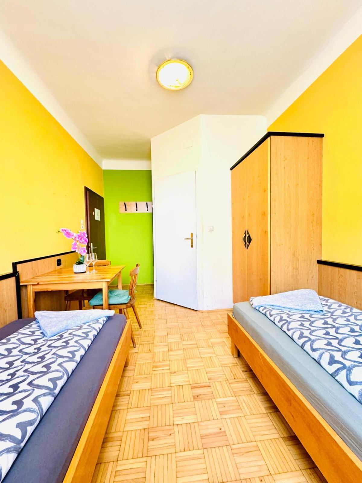 Affordable Central Rooms, 10-Min To Lugner City Vienna Exterior photo