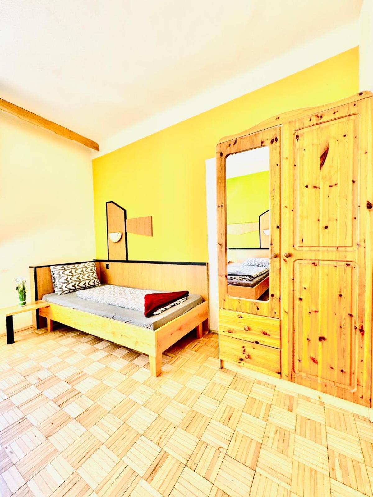 Affordable Central Rooms, 10-Min To Lugner City Vienna Exterior photo