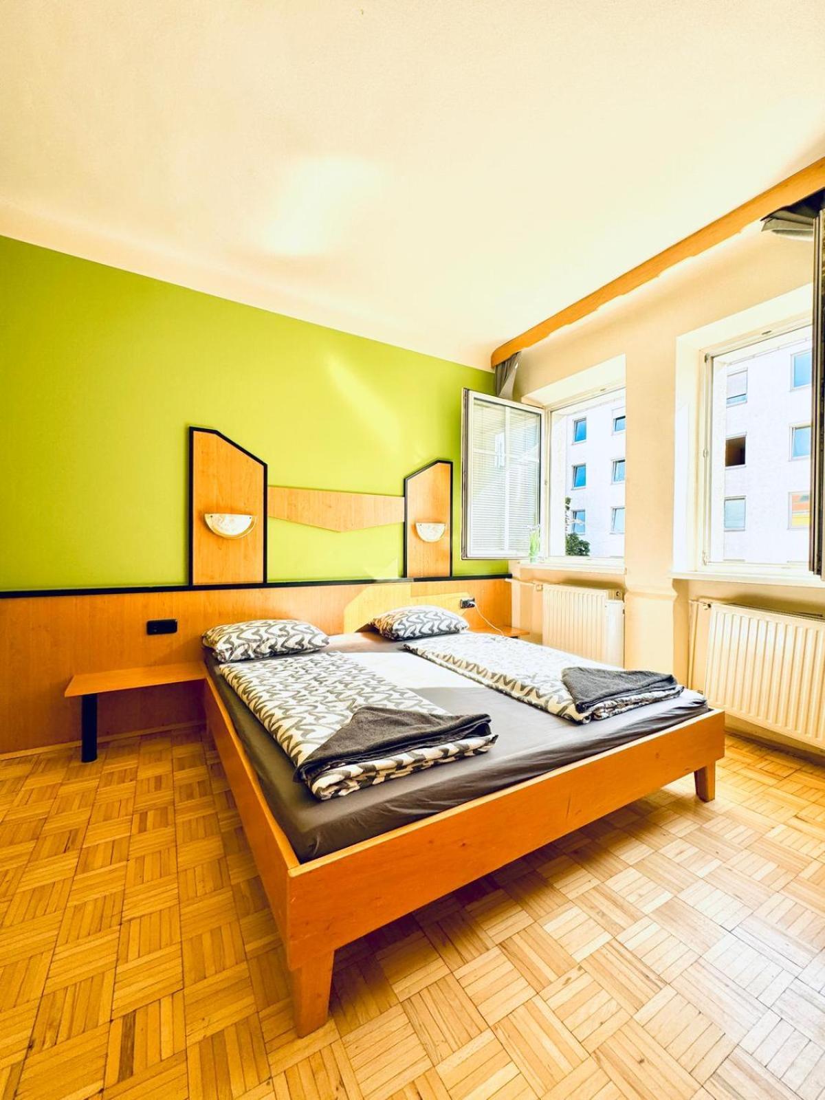 Affordable Central Rooms, 10-Min To Lugner City Vienna Exterior photo