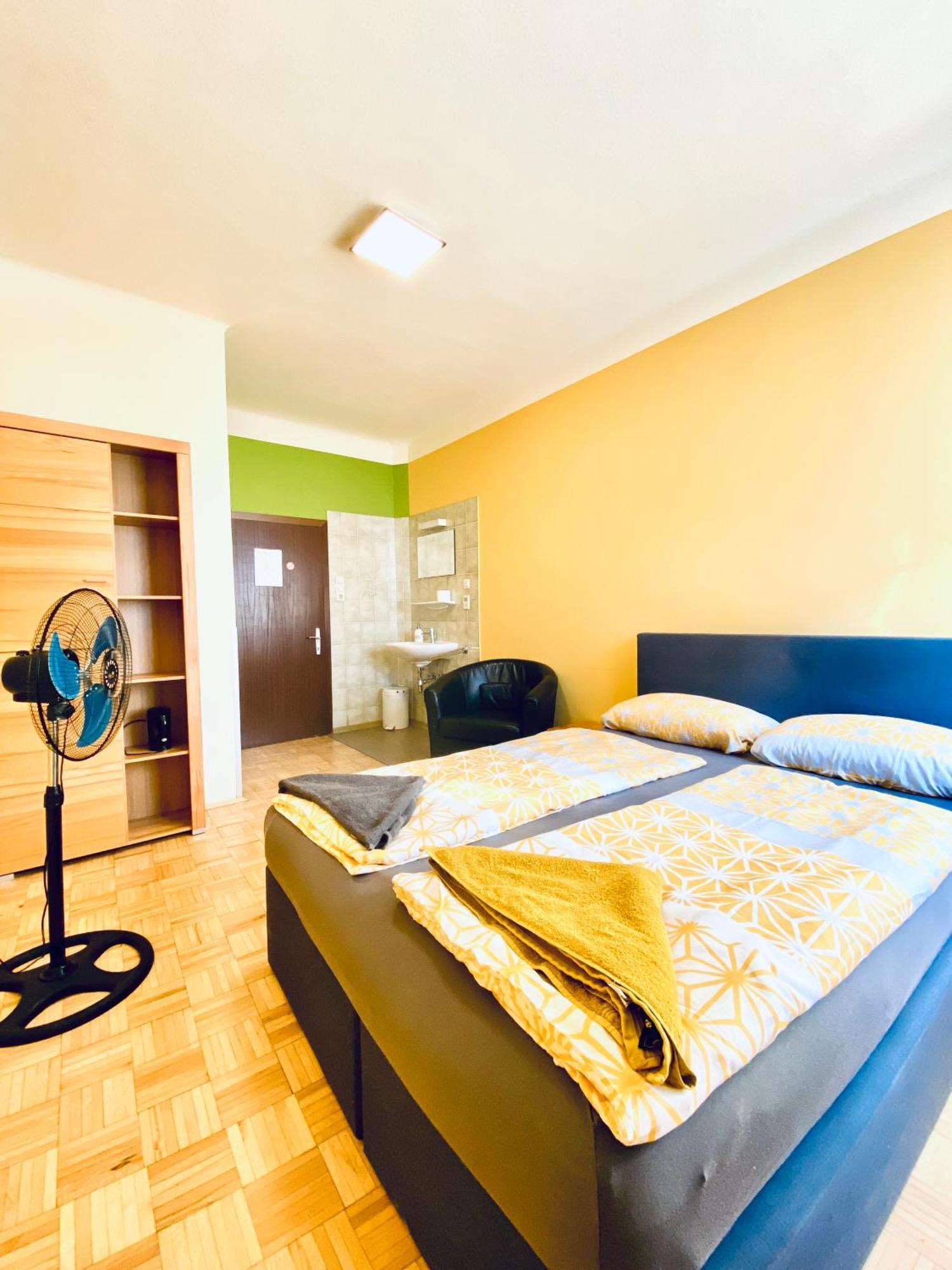 Affordable Central Rooms, 10-Min To Lugner City Vienna Exterior photo