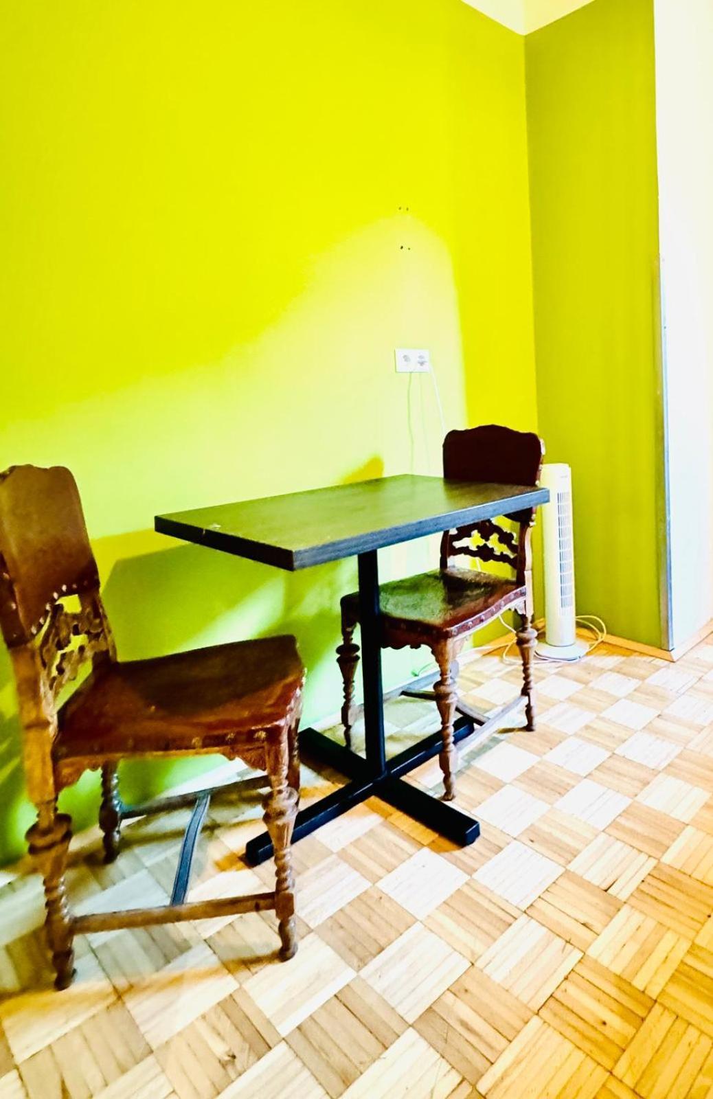 Affordable Central Rooms, 10-Min To Lugner City Vienna Exterior photo