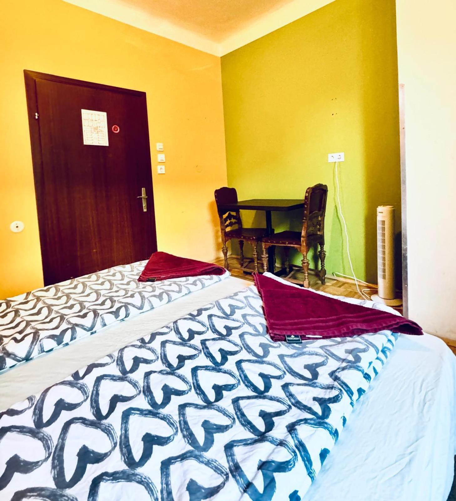 Affordable Central Rooms, 10-Min To Lugner City Vienna Exterior photo